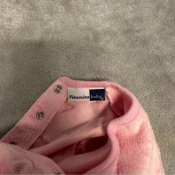 Vitamin Kids - long sleeve footed plush sleeper/one piece outfit. Size 3 months - Picture 2 of 4